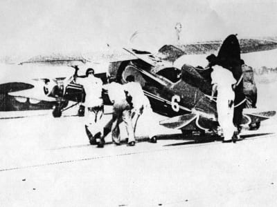 Hall Bulldog at Cleveland OH with group, left rear view